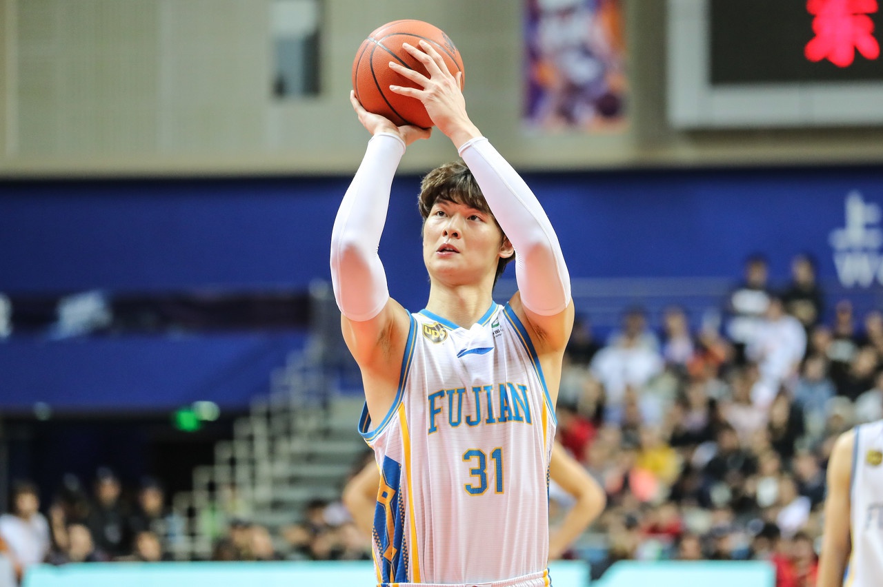 爱游戏在线-公牛力克江苏队，王哲林扛起全队