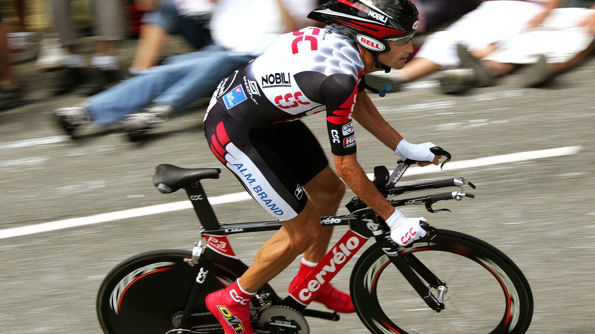 爱游戏体育-武切维奇完成自我救赎，雄鹿终结76人，当救赎与终结在篮球场上交织