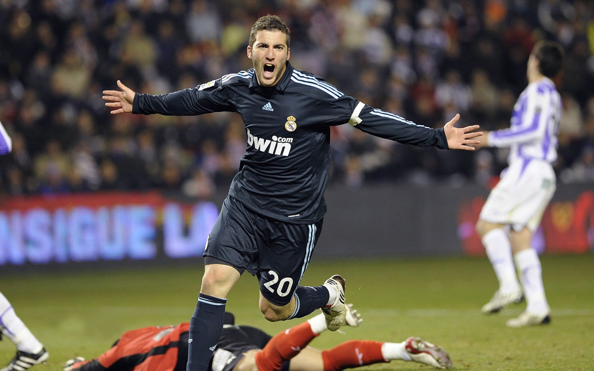 爱游戏大厅-当希腊神话降临绿茵场,抢七之夜,多特蒙德如何被凡人射落?